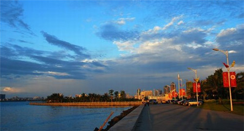 东方市和东海岸哪个地方更适合我们定居呢？